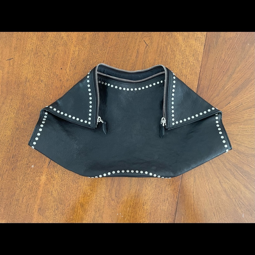 ALEXANDER MCQUEEN Calfskin Studded De Manta Clutch
Black